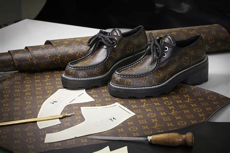 Louis Vuitton y el arte de hacer zapatos. 